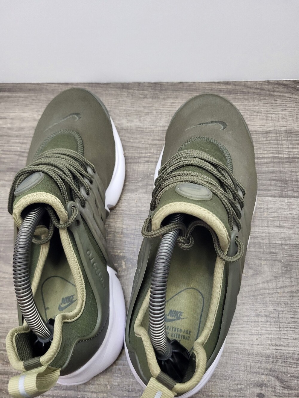Nike Presto Essential Women Size 10 Olive Green Running Shoes Sneakers - Picture 6 of 10